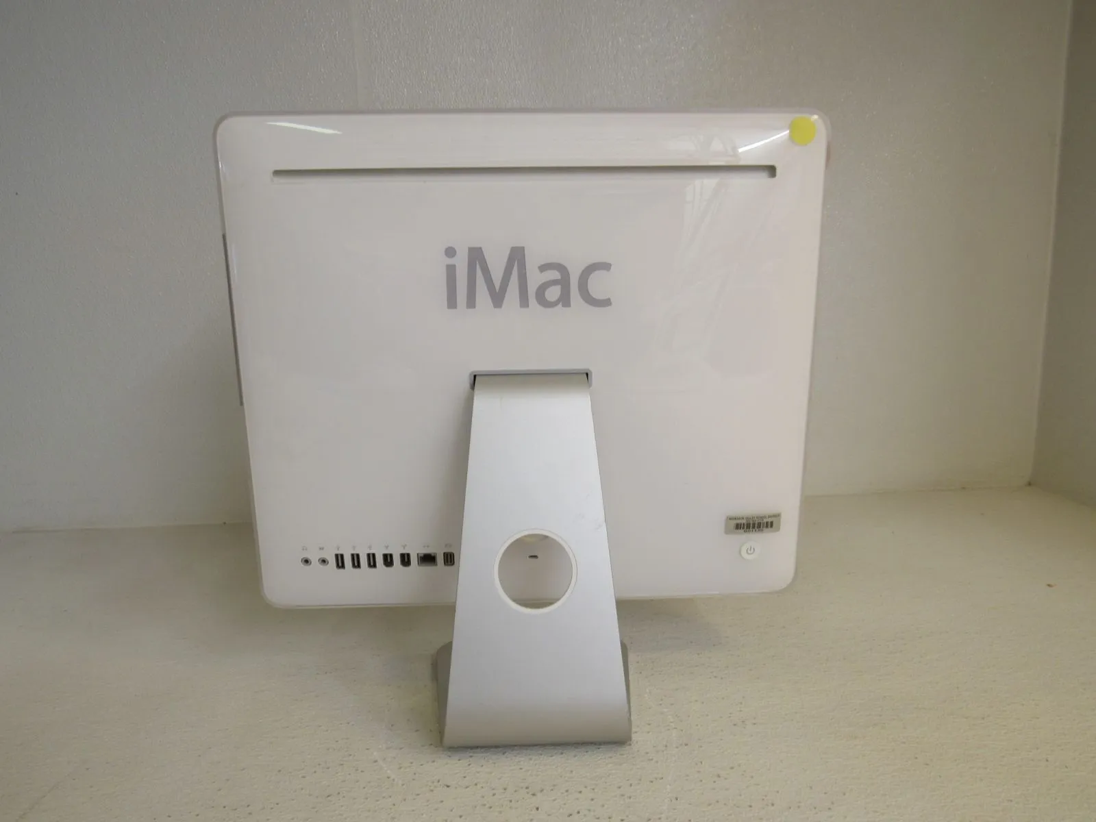 Apple iMac 17 in All In One Computer Bare Unit U White/Gray 1GB RAM A1195 -- Used
