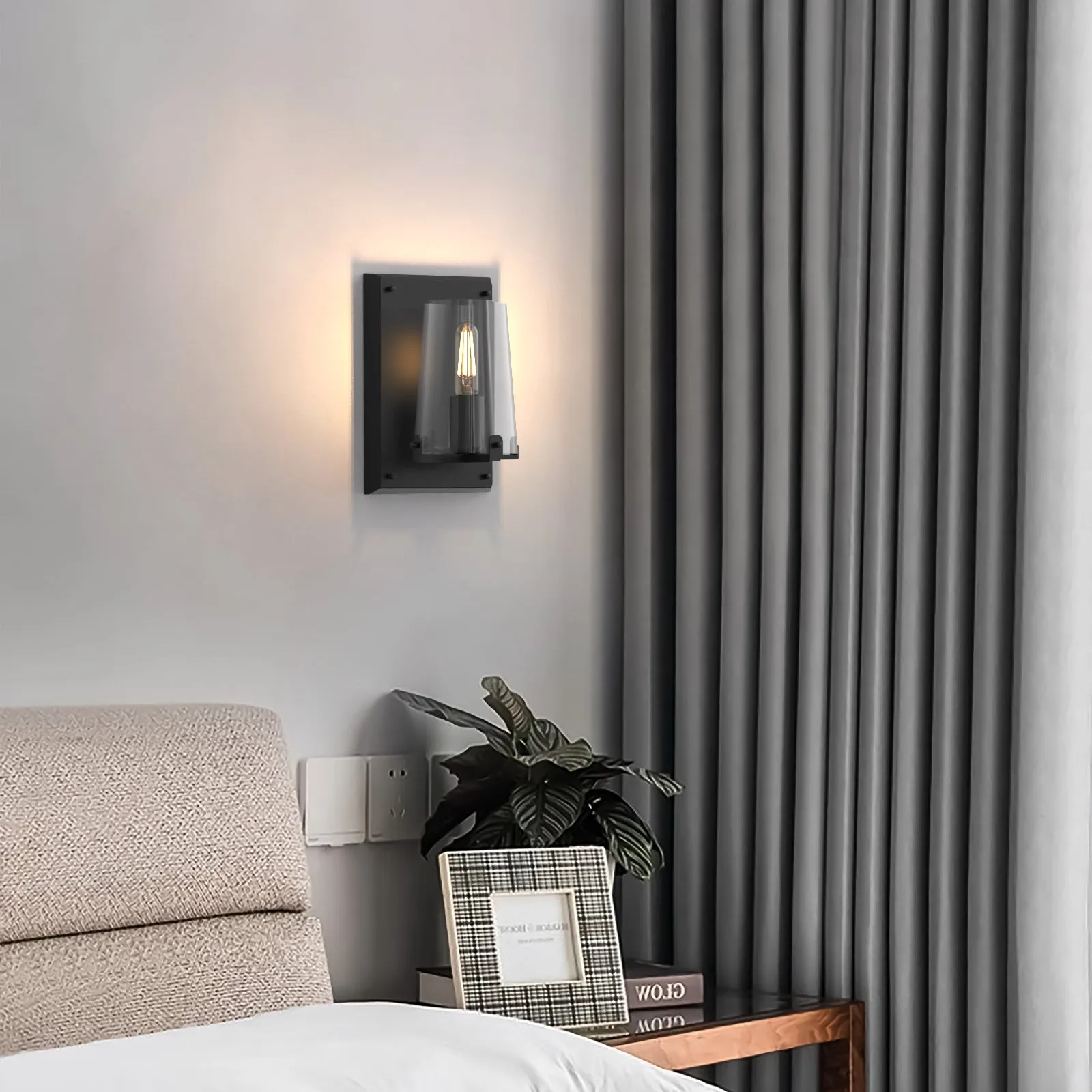 CANOVA Contemporary Interior Wall Light Aged Brass E14