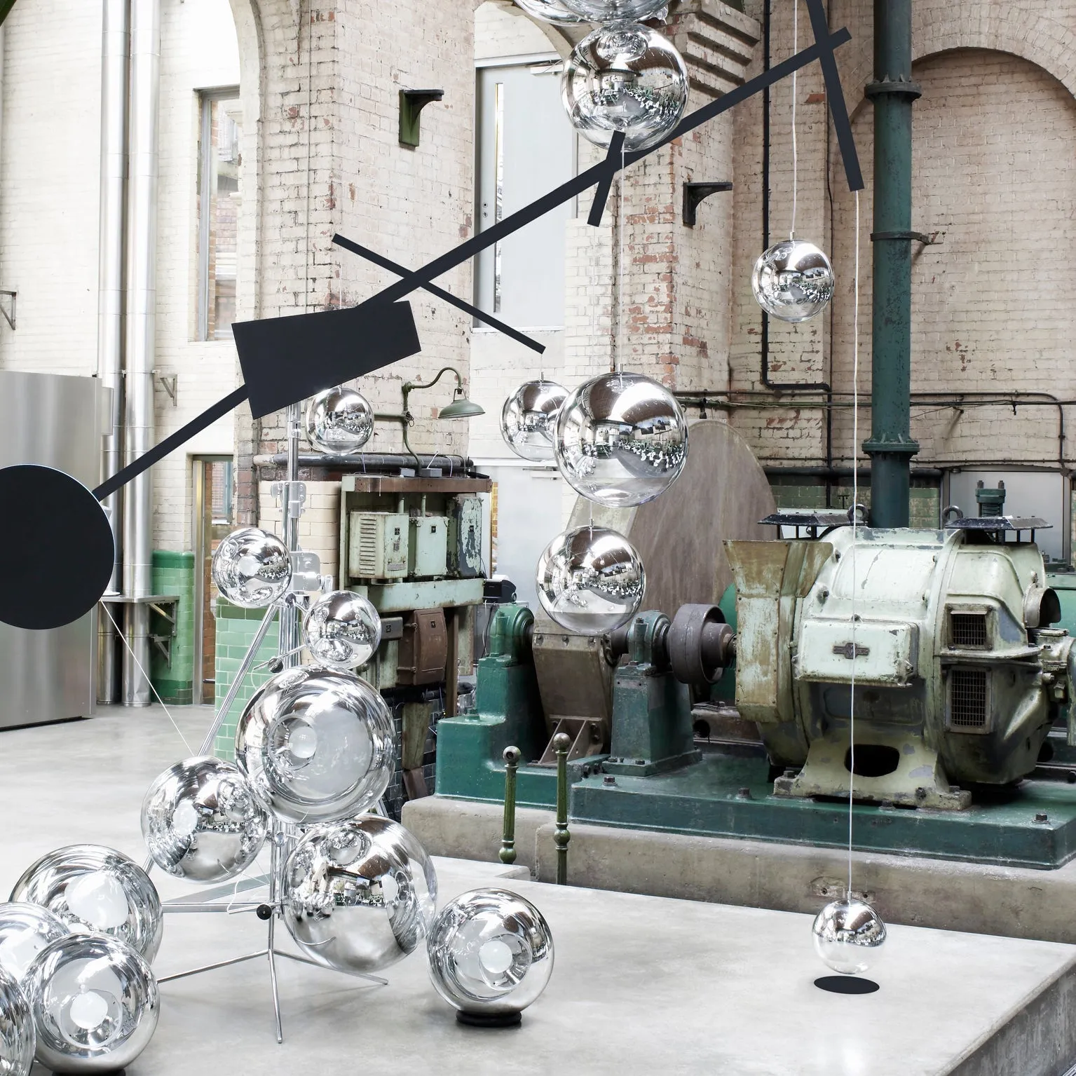 Mirror Ball Range Round Pendant System