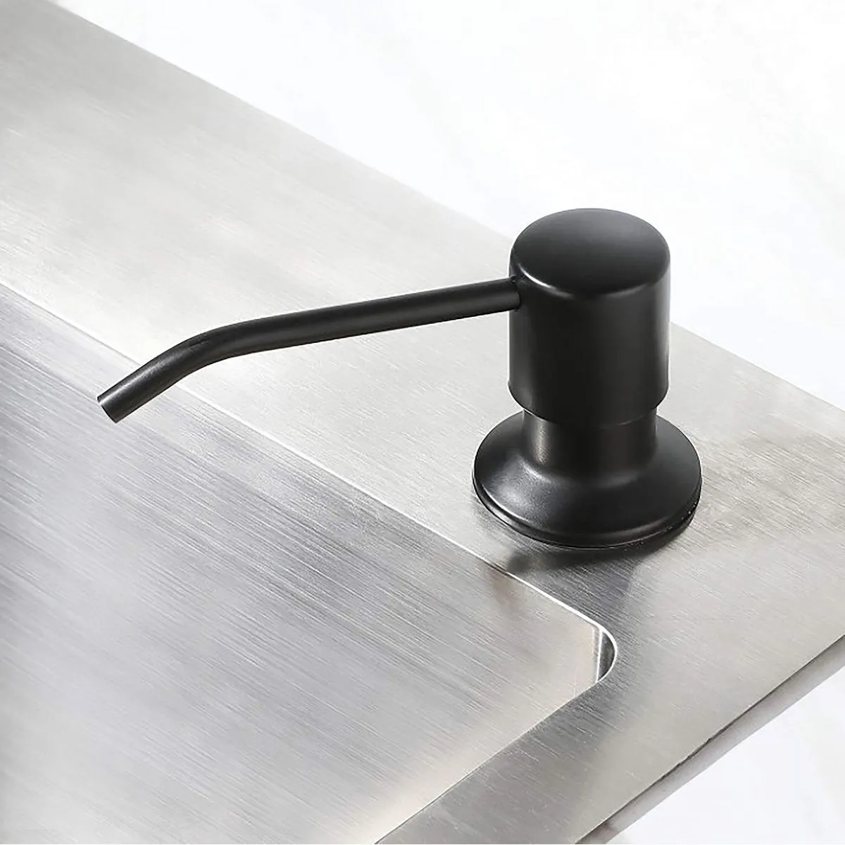 P1001MB Pump Dispenser, Matte Black
