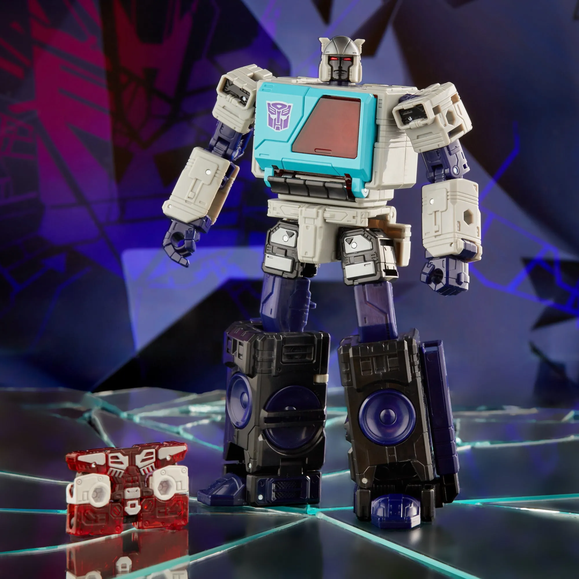 Transformers Generations Shattered Glass Collection Autobot Blaster & IDW’s Shattered Glass -- Blaster (Exclusive Hasbro Pulse Variant Cover)