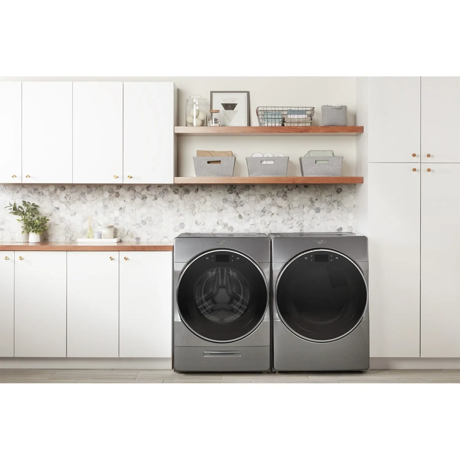 Whirlpool Chrome Shadow Front-Load Washer (5.8 cu. ft.) & Gas Dryer (7.4 cu. ft.) - WFW9620HC/WGD9620HC