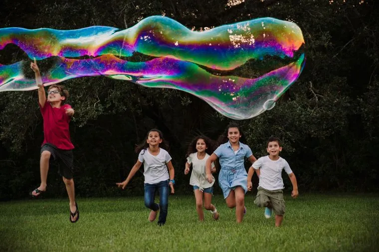 WOWmazing Giant Bubble Powder (6-Pack) - Makes 6 Gallons!