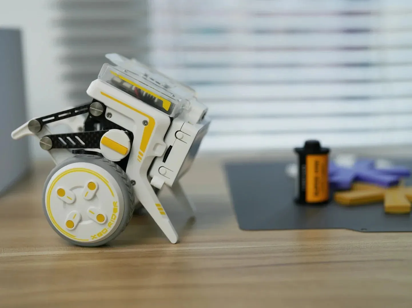 XGO Rider Robot Desktop Wheel-Legged Robot with AI Custom Omni Directional Self-Balancing Raspberry Pi Electronic Pet AI Robot